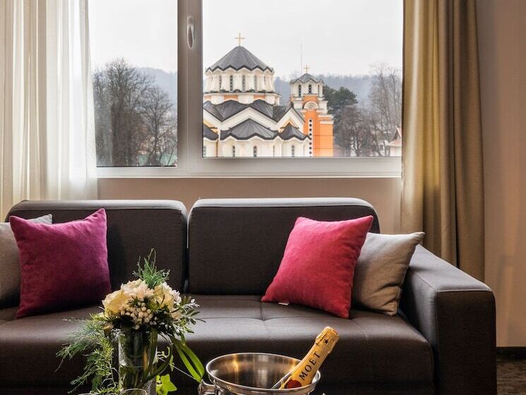 سوییت لوکس, Fontana Vrnjačka Banja