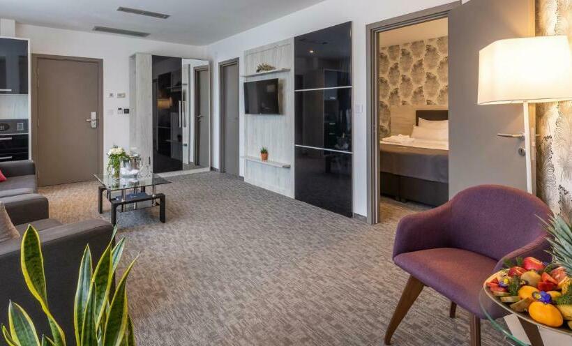 سوییت لوکس, Fontana Vrnjačka Banja