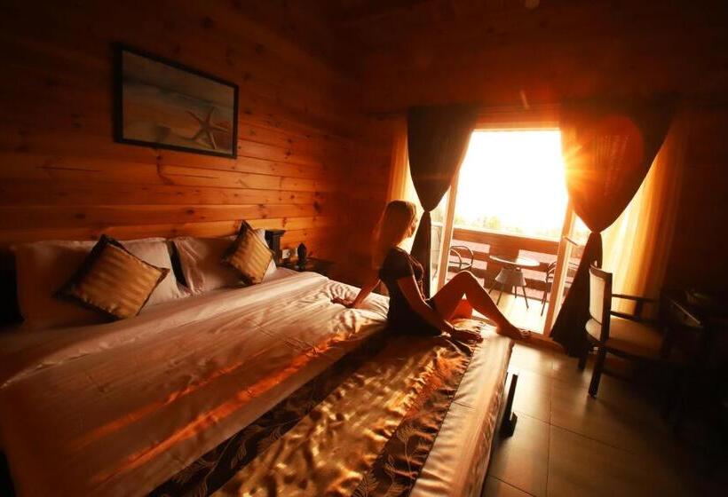 חדר סטנדרט נוף לים, The Regalia Resort