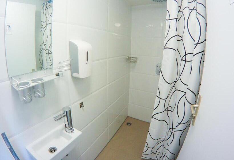تختخواب در اتاق مشترک, Hostel & Monteurzimmer Bei Hansezimmer