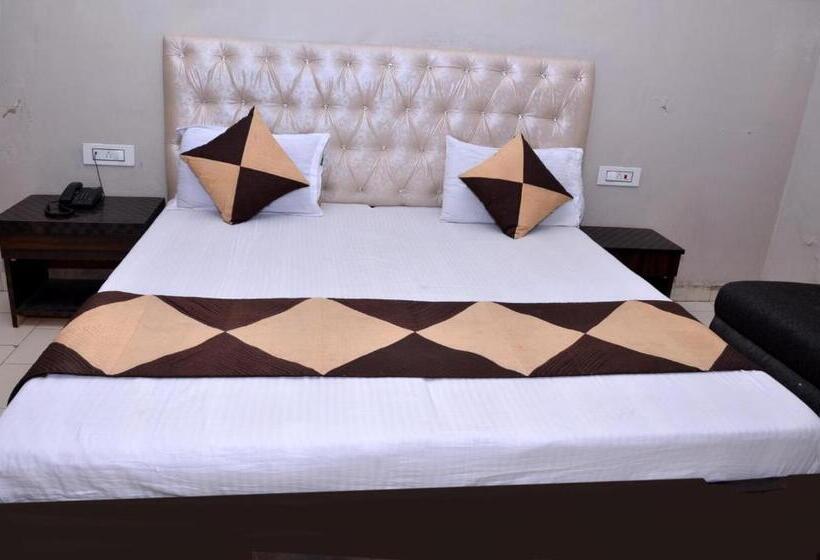 Номер Стандарт, Seeta Since 1965