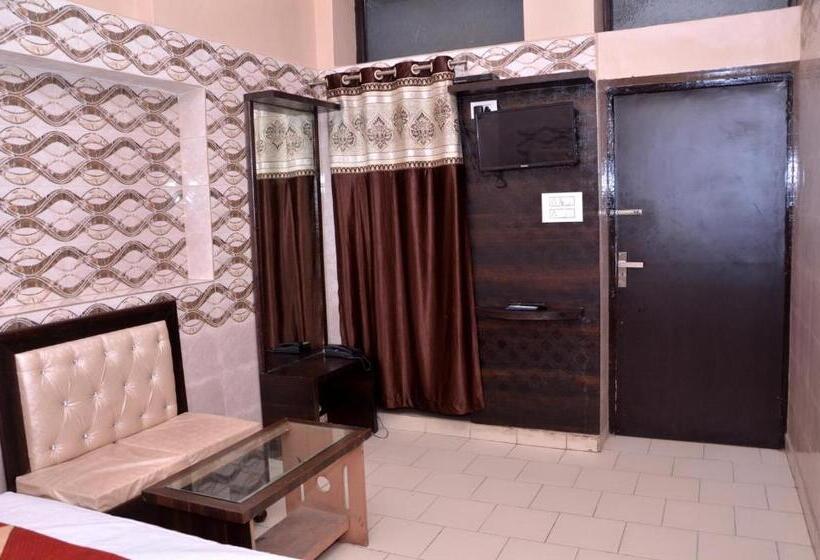 Номер Стандарт, Seeta Since 1965