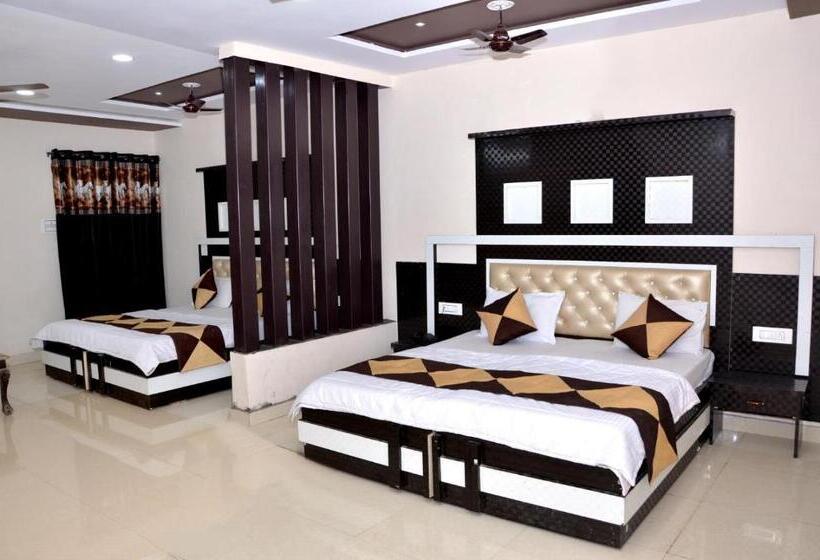 Family Suite, Seeta Since 1965