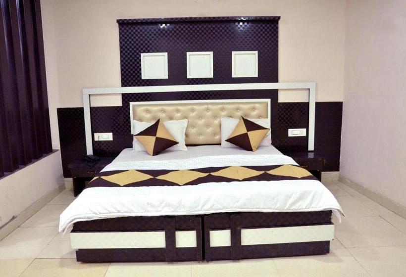 Family Suite, Seeta Since 1965