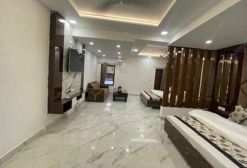 Family Suite, Seeta Since 1965