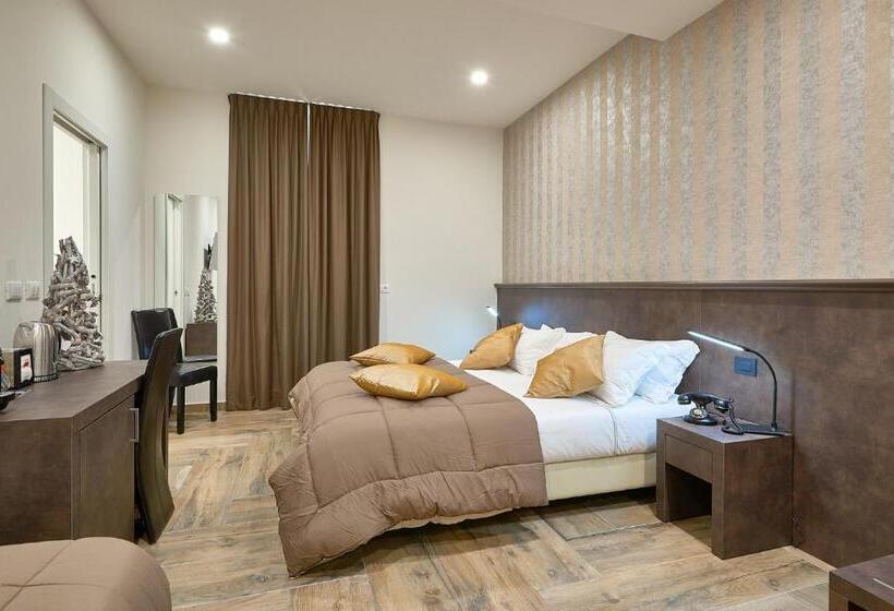 豪华三人间, Ricaroka