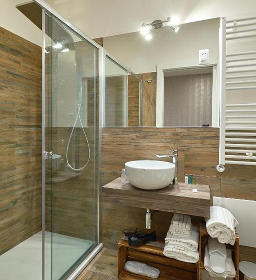 豪华三人间, Ricaroka