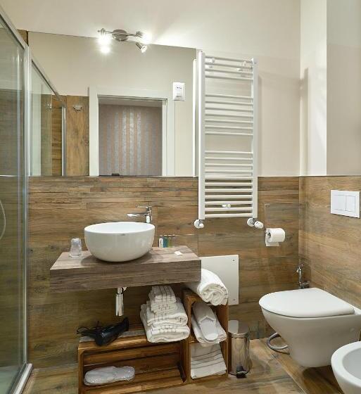 豪华三人间, Ricaroka