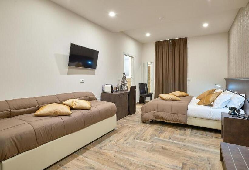 四人豪华间, Ricaroka