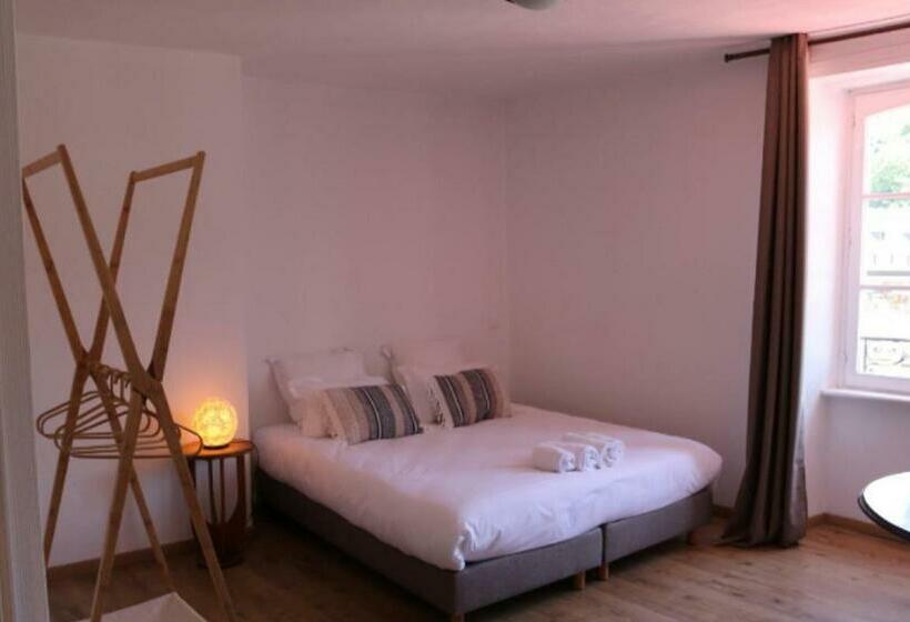 Стандартный Номер Кровать Кинг, Le Poisson Ivre