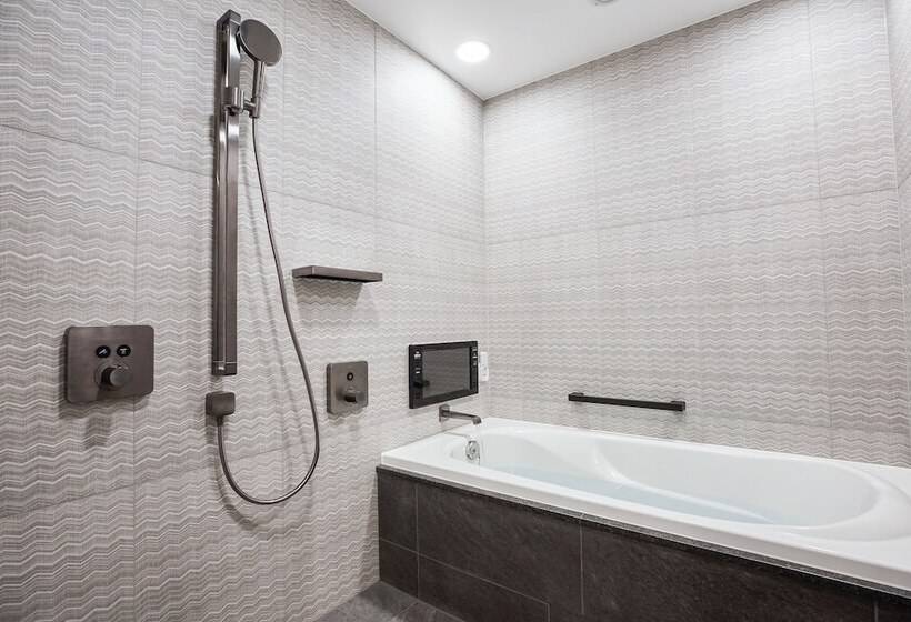 سوییت, The Royal Park Canvas Osaka Kitahama