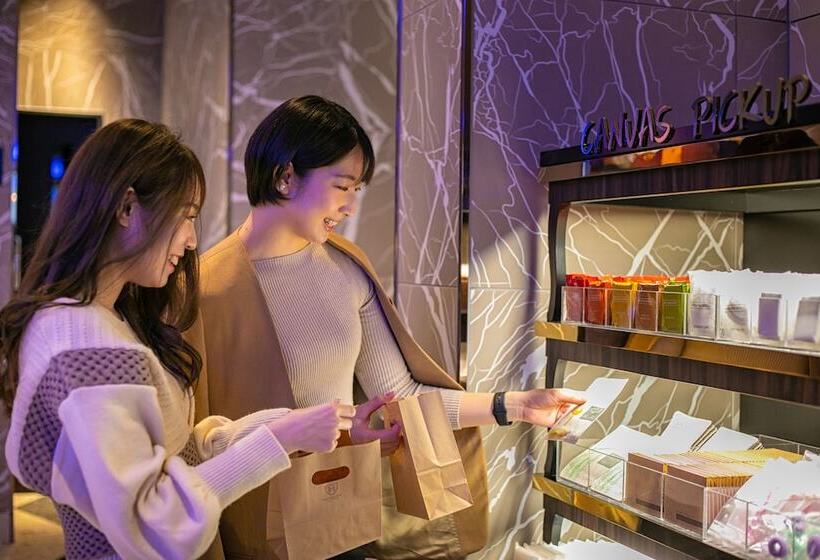 سوییت, The Royal Park Canvas Osaka Kitahama