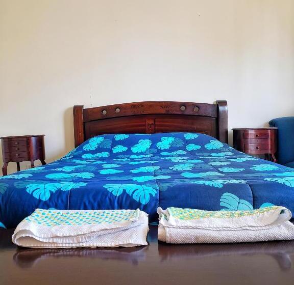 اتاق استاندارد, Roof Hostel