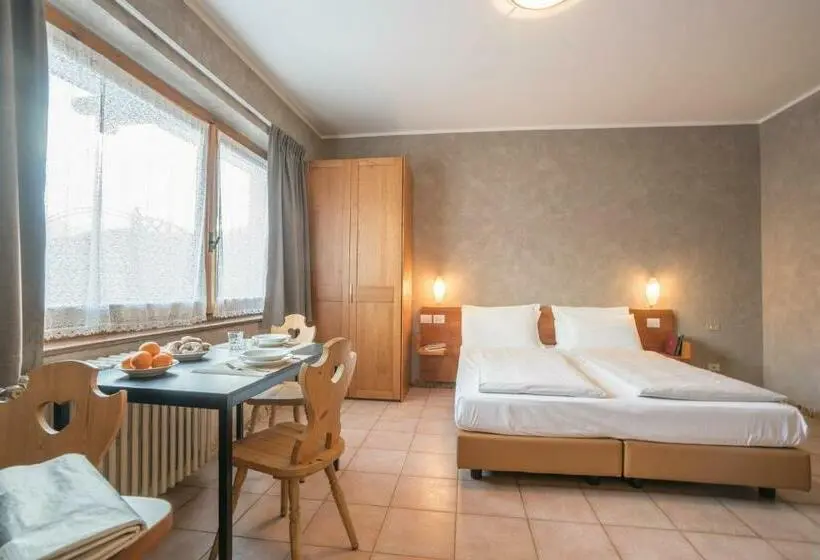 استودیوی سوپریور, Residence Fior D'alpe