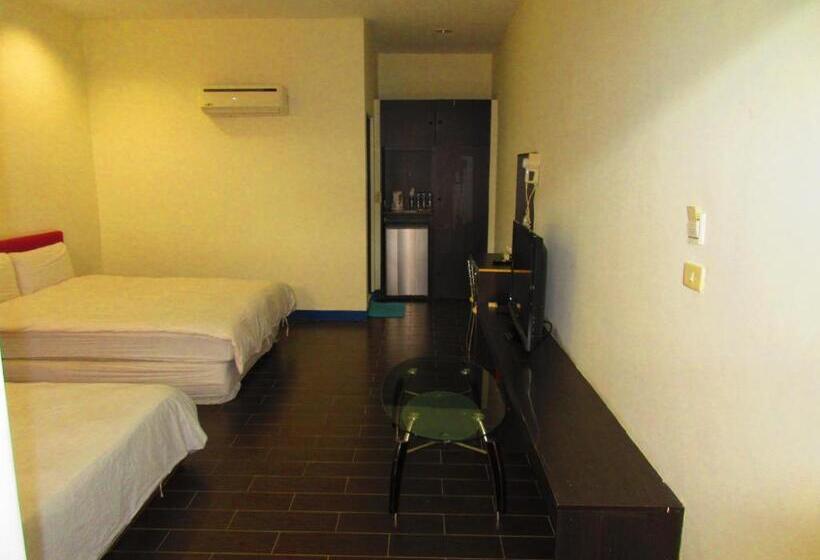 اتاق استاندارد چهارنفره با چشمانداز باغ, Ivan Garden B&b