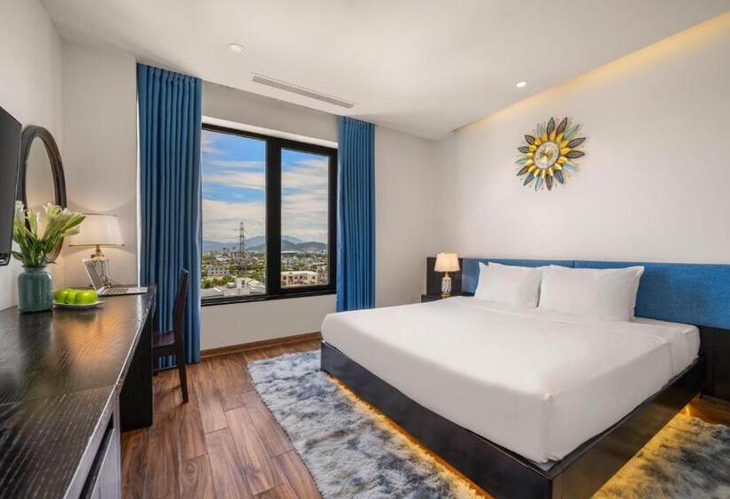 اتاق لوکس, Nostalgia Boutique