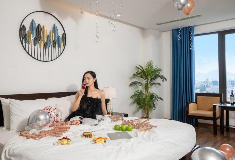 استودیوی استاندارد, Nostalgia Boutique