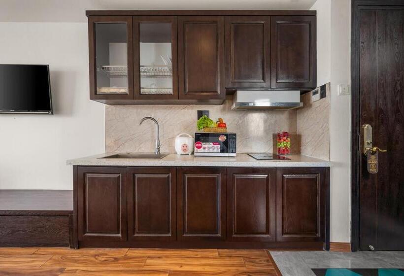 استودیوی استاندارد, Nostalgia Boutique