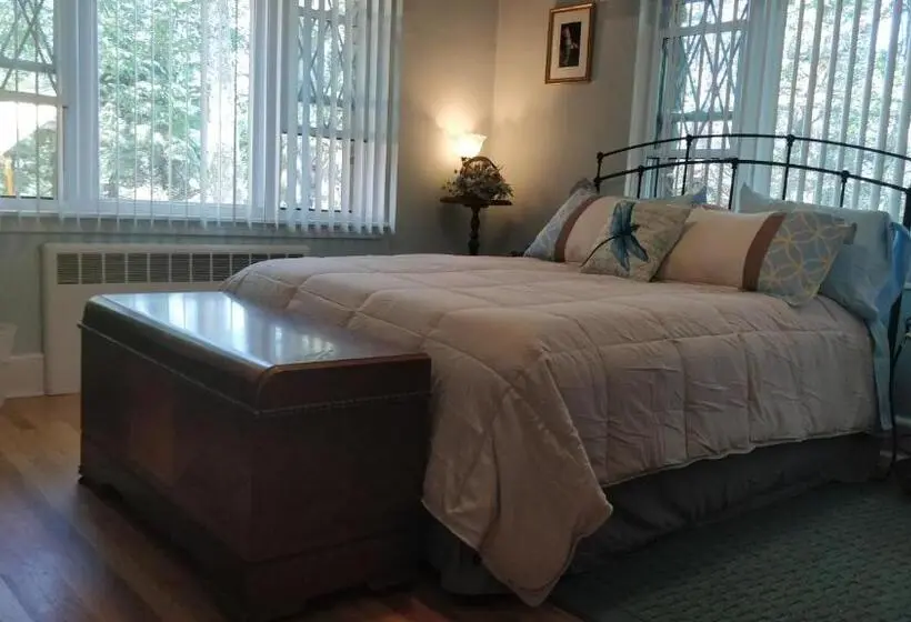 スタンダードルーム, Maurrocks   A Pocono Mountains B&b