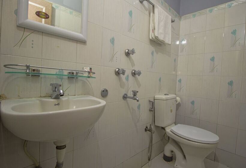 اتاق استاندارد, Oyo 16041 Hotel Golden Moments