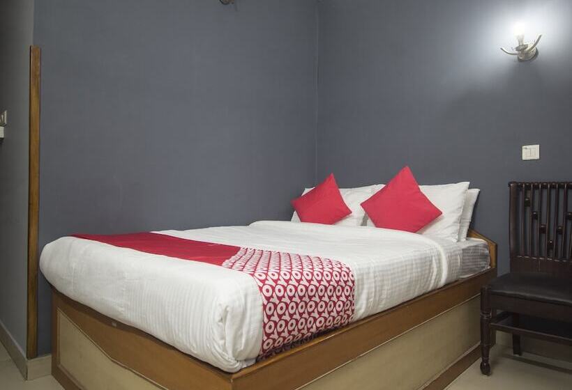 اتاق استاندارد, Oyo 16041 Hotel Golden Moments