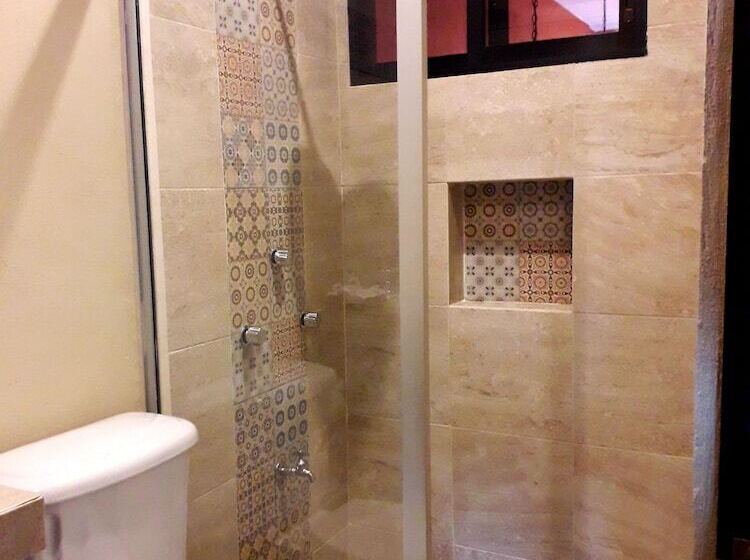 家庭间, Peregrina