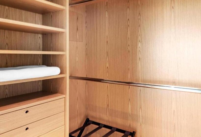带4个卧室的公寓, Oceanview Private Condo At The Setai  1705