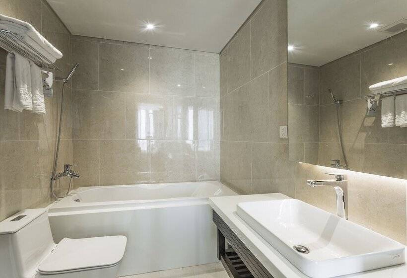 اتاق لوکس, Everland