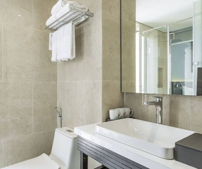 اتاق لوکس سه تخته, Everland