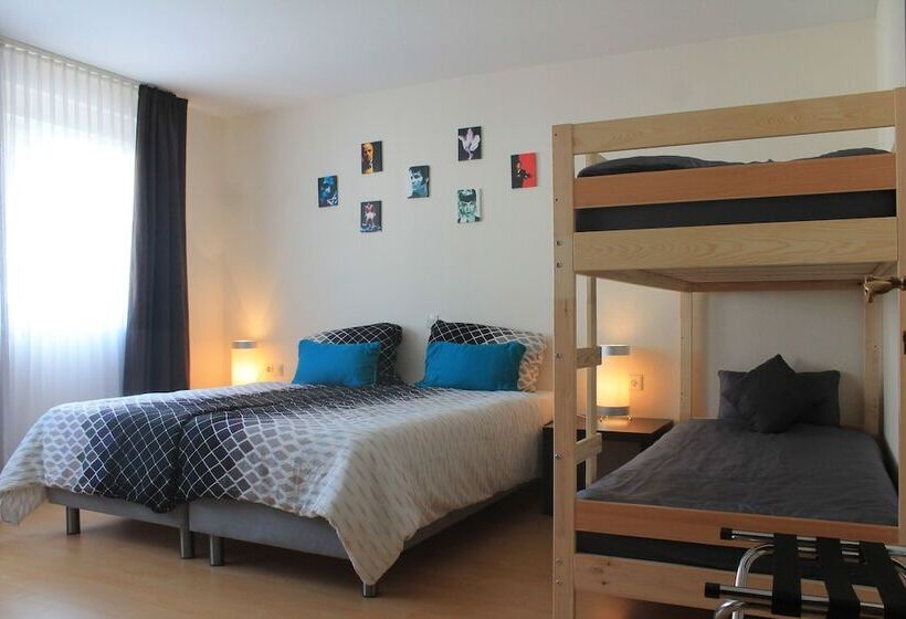 غرفة عائلية, Ramsbecker Hof