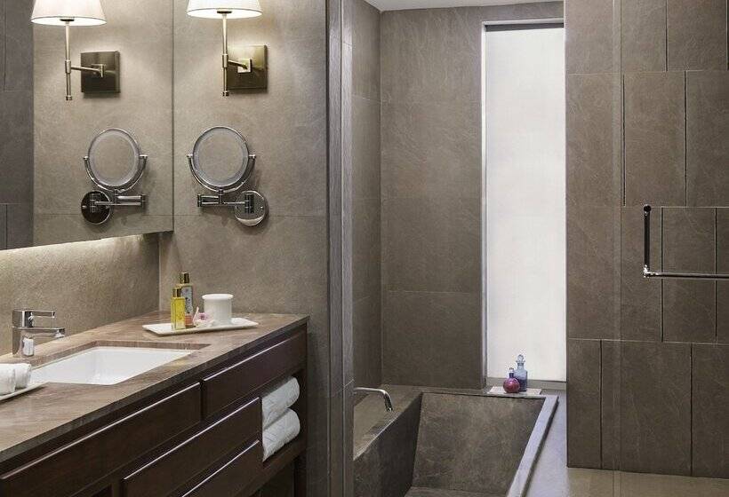 Suíte Premium, Taj Aravali Resort & Spa Udaipur