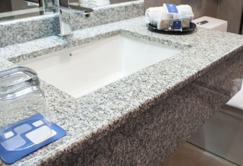 اتاق خانوادگی, Tecno Boutique