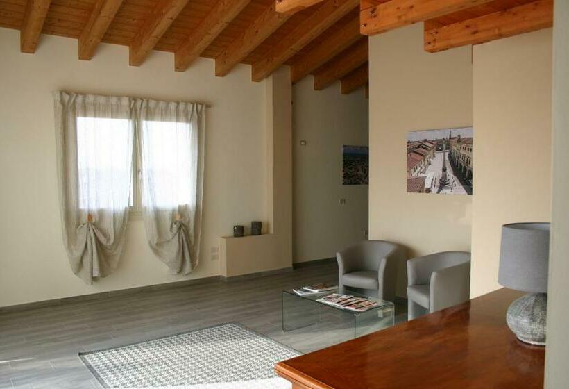 اتاق استاندارد یک نفره, Via Venezia Accomodating Solutions