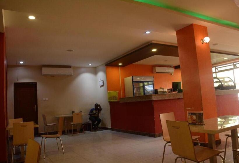اتاق استاندارد, Kilimanjaro Inn Kampala