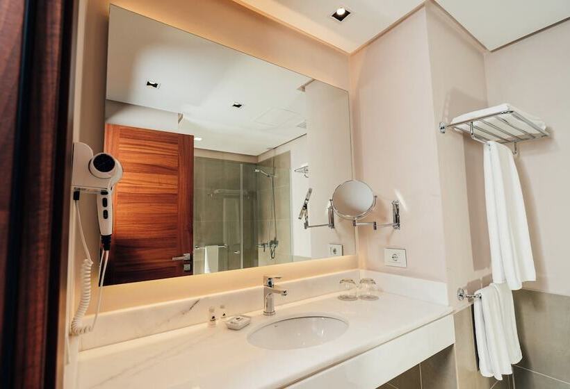 اتاق استاندارد سه نفره, Palmaroga Hotel Asuncion, Tapestry Collection By Hilton