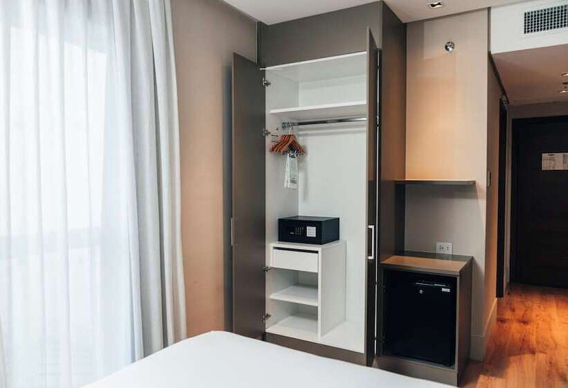 اتاق استاندارد سه نفره, Palmaroga Hotel Asuncion, Tapestry Collection By Hilton