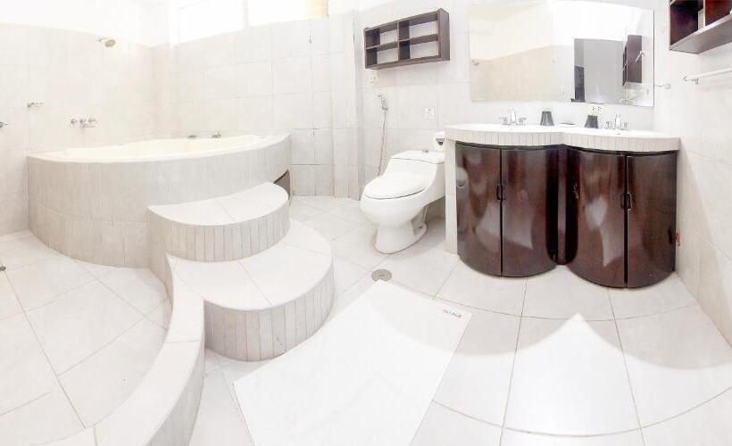 سوییت لوکس, Rio Mayo