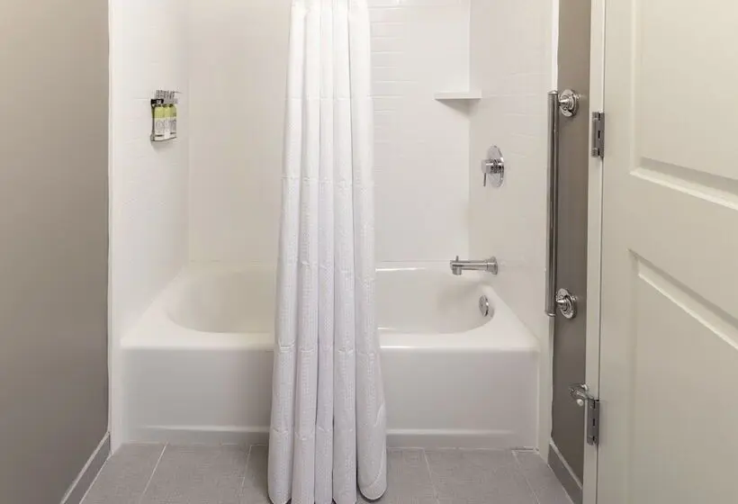 ２ベッドスイートルーム, Staybridge Suites Montgomery   Downtown, An Ihg