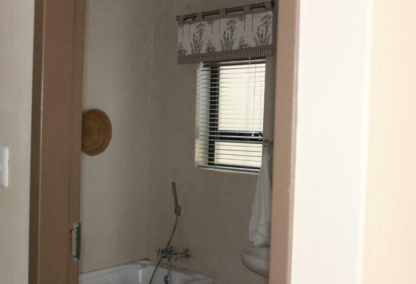 スタンダードルーム, Mosate Guest House