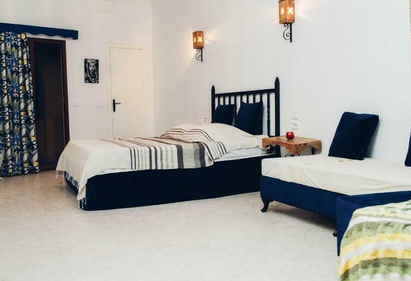 חדר סטנדרט לשלושה עם מרפסת, Résidence Le Ruisseau