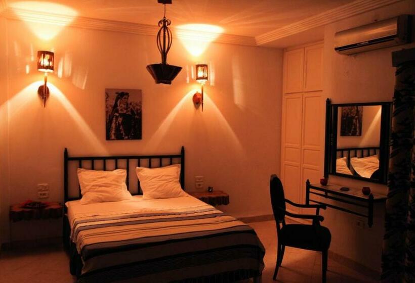 חדר סטנדרט לשלושה עם מרפסת, Résidence Le Ruisseau