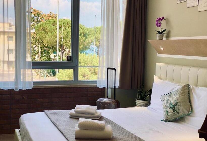 Номер Economy, Atico