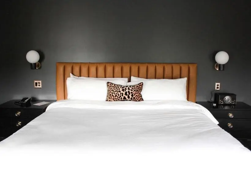 身障者適用キングサイズベッドルーム, The Inn Hotel, Ascend Hotel Collection