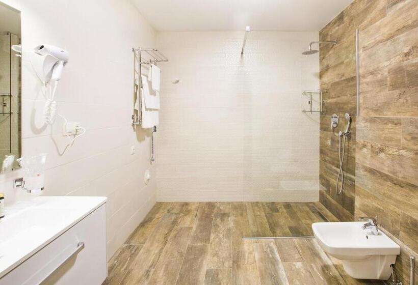 سوییت با چشم‌انداز کوه, Girski Hotel&spa