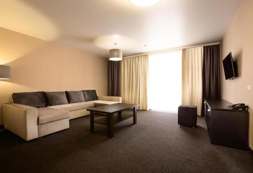 سوییت با چشم‌انداز کوه, Girski Hotel&spa