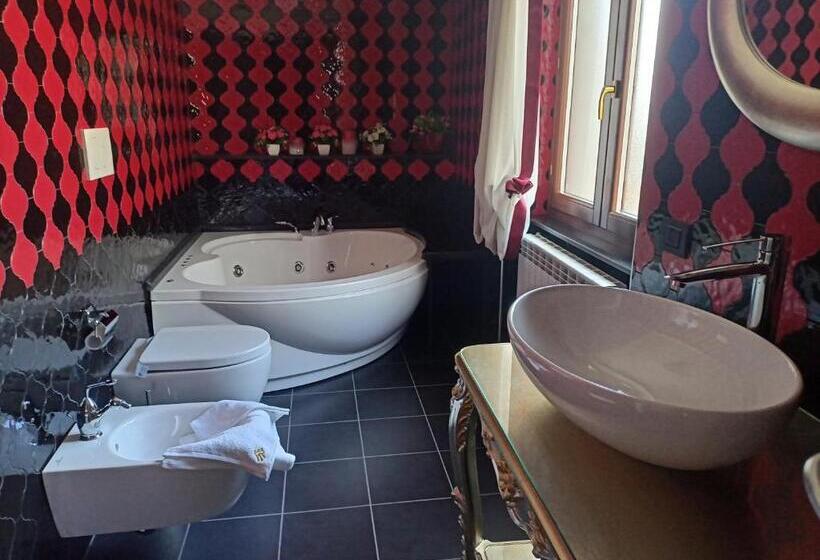 جناح جونيور, Mastrodattia