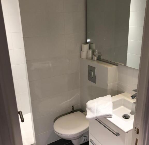 חדר סטנדרט, Oskar