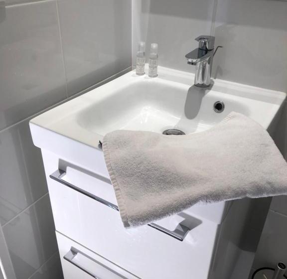 חדר סטנדרט, Oskar