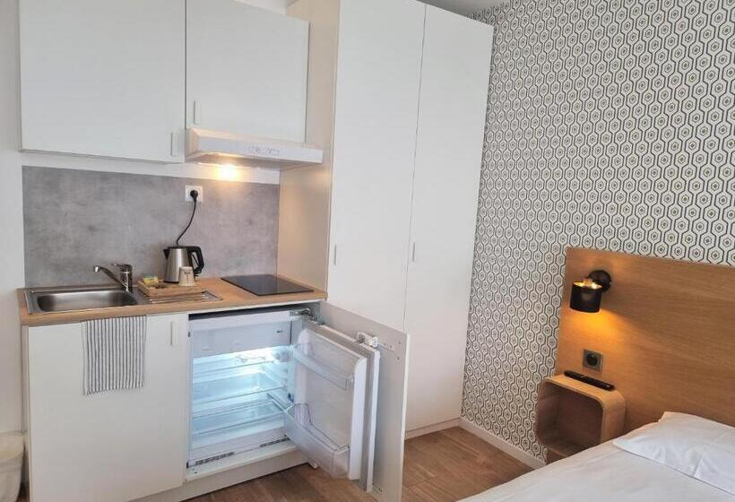 חדר סטודיו סטנדרד, Oskar