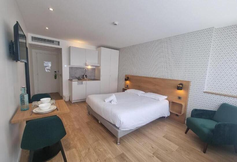 חדר סטודיו סטנדרד, Oskar